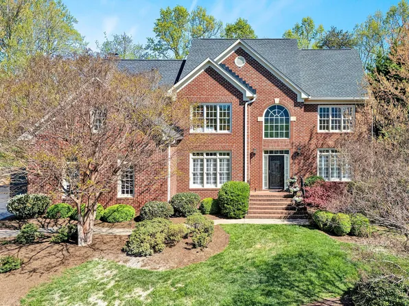 5832 Salisbury Dr, Roanoke, VA 24018