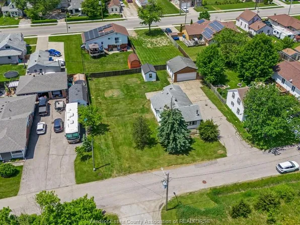 510 Arquette Ave, Essex, ON N0R 1J0