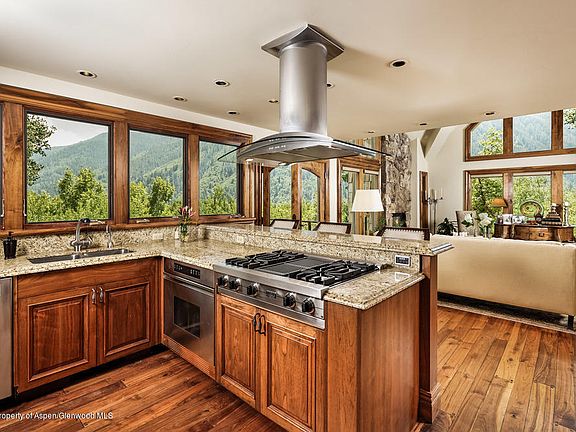 2nd image of 114 Mountain Laurel Dr #B