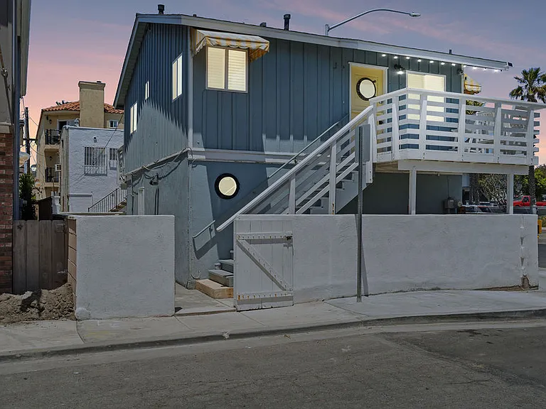17061 Pacific Coast Hwy — Photo 2