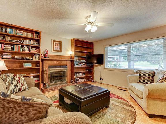 5th image of 2121 Sentell Cir