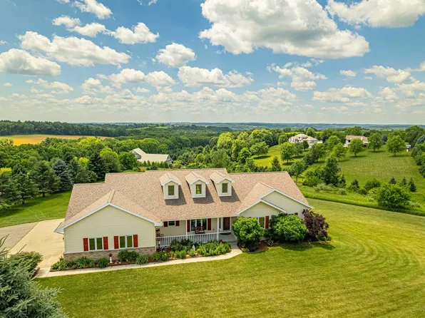 W3960 Vista Ln, Belleville, WI 53508