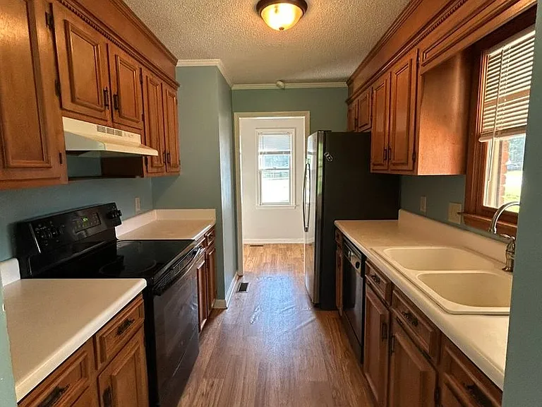 5722 Whisperwood Dr — Photo 3