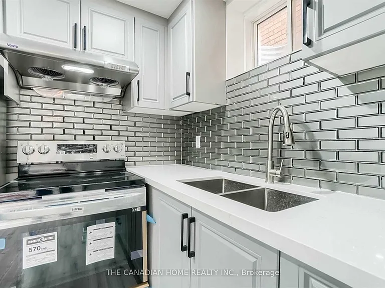 36 Enford Cres #BSMNT — Photo 12