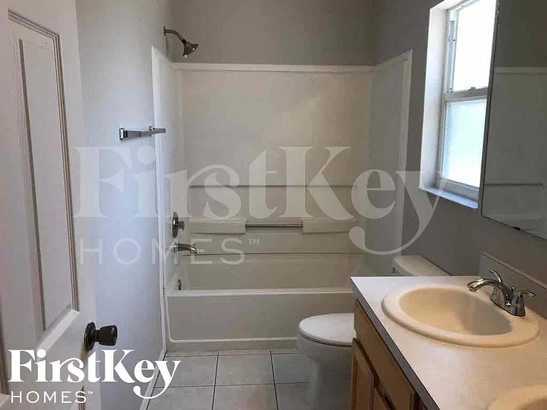 11764 Shirburn Cir — Photo 10
