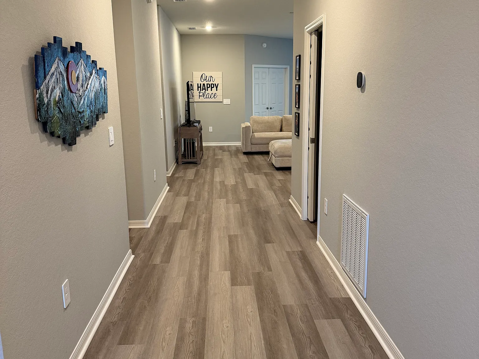 4 bed, 2029 sqft, $2,950 — Photo 2