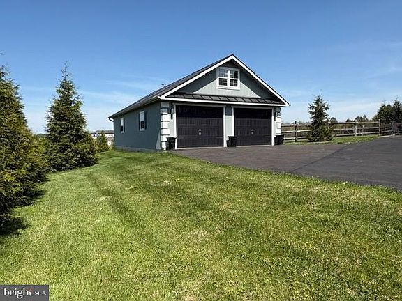 3rd image of 1007 Bucks Rd