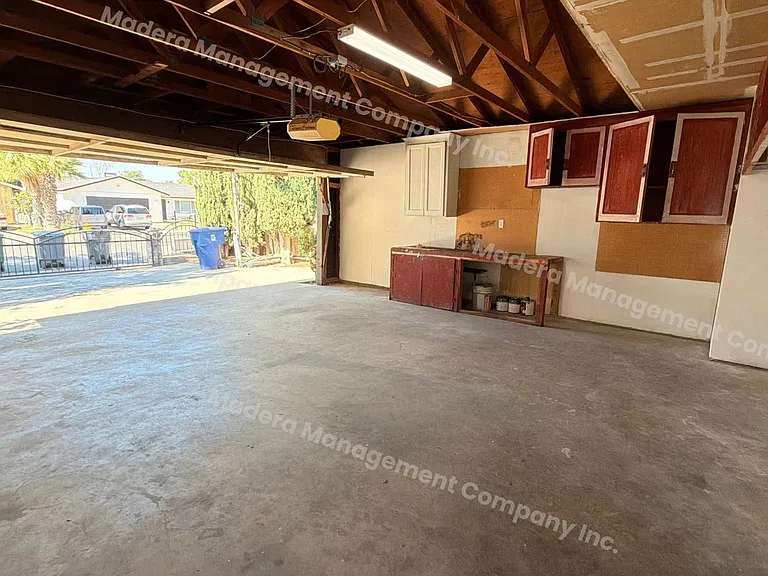 1312 Sanarita Way — Photo 34