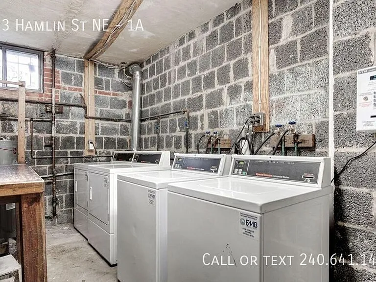 613 Hamlin St NE #1A — Photo 14
