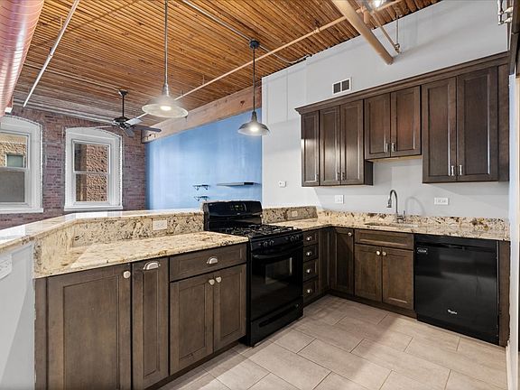5th image of 900 S Wabash Ave APT 303