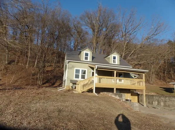 875 Bridge St, Wonewoc, WI 53968
