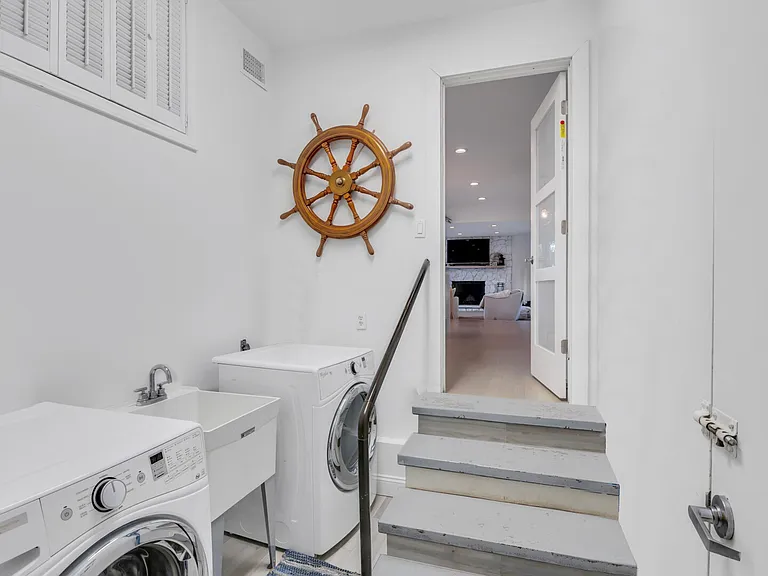 1055 Bay Home Rd — Photo 23