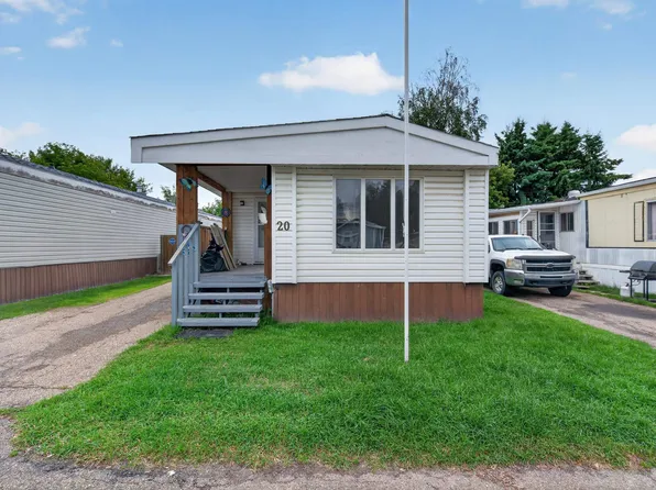 20 W View Blvd, Edmonton, AB T5S 1T5