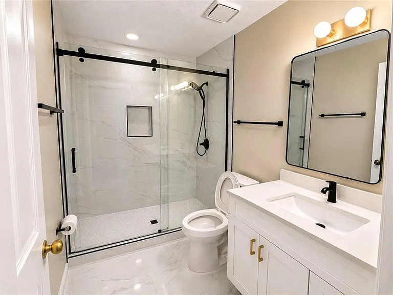 1630 Green Oak Cir — Photo 14