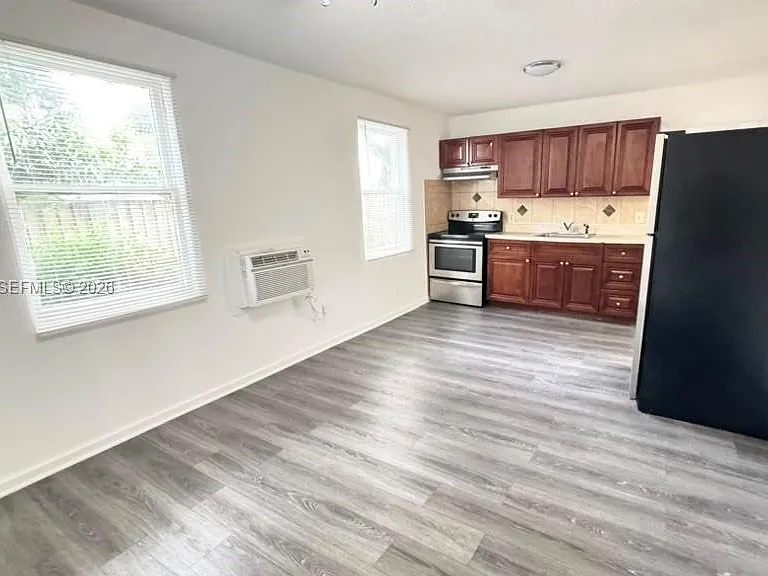 605 S J St #2 — Photo 4