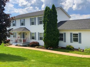 44 Pear Tree Ln, Dallas, PA 18612