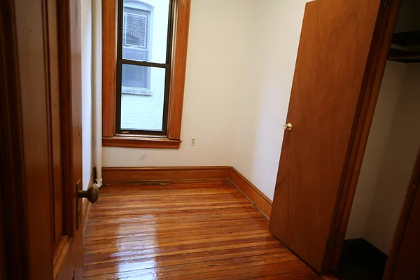 Rented by Metropolitan Realty | media 17