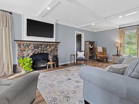 2nd image of 409 W Clark STREET