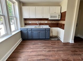 4 Warner Ave FLOOR 2, Jersey City, NJ 07305