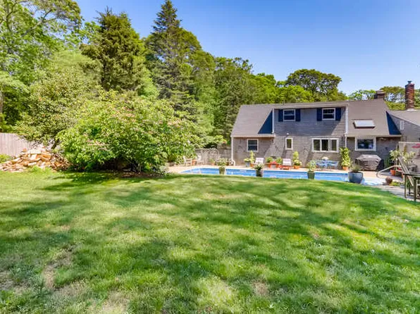 377 State Rd, West Tisbury, MA 02575