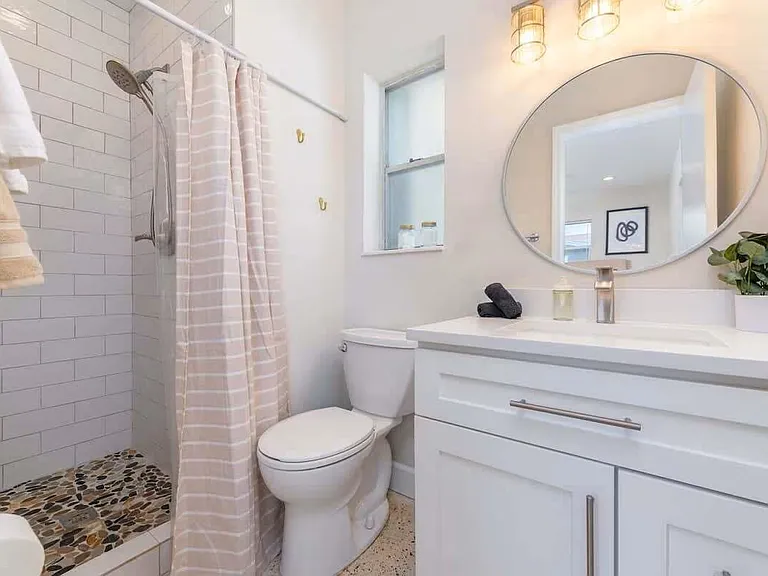 176 SE 27th Pl — Photo 12
