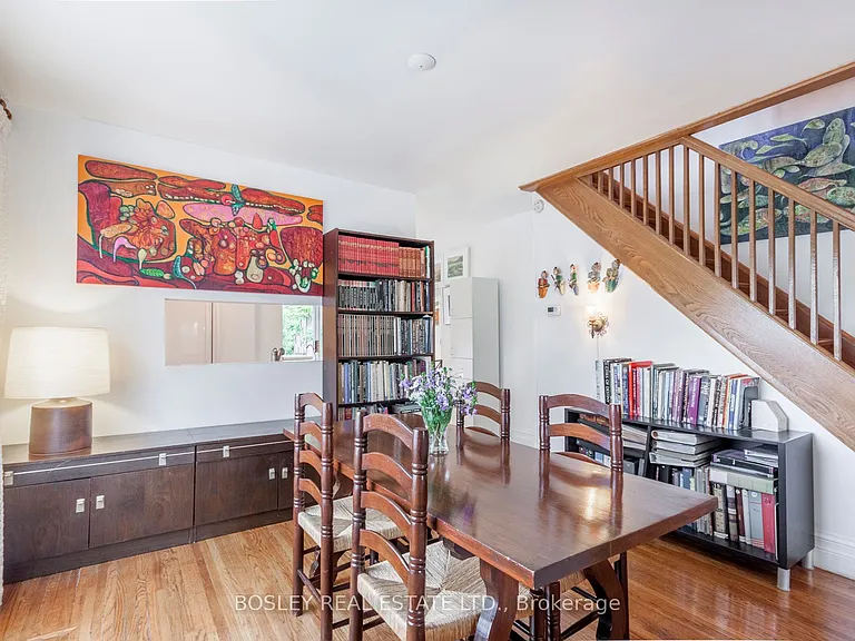 22 Martin Cres — Photo 10