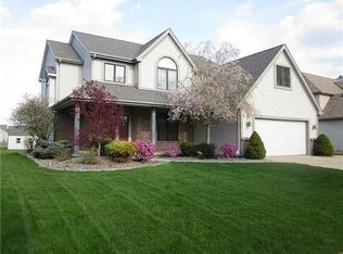 457 Georgetown Dr, Oregon, OH 43616