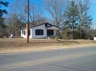 902 Chestnut St, Roanoke, AL 36274