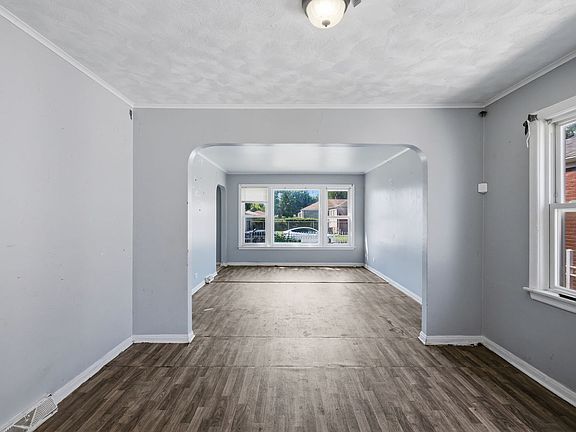4th image of 524 W 127th Pl