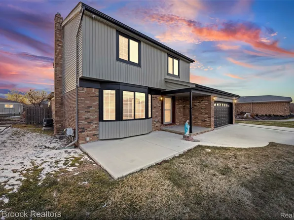 38327 Sleigh Dr, Sterling Heights, MI 48310