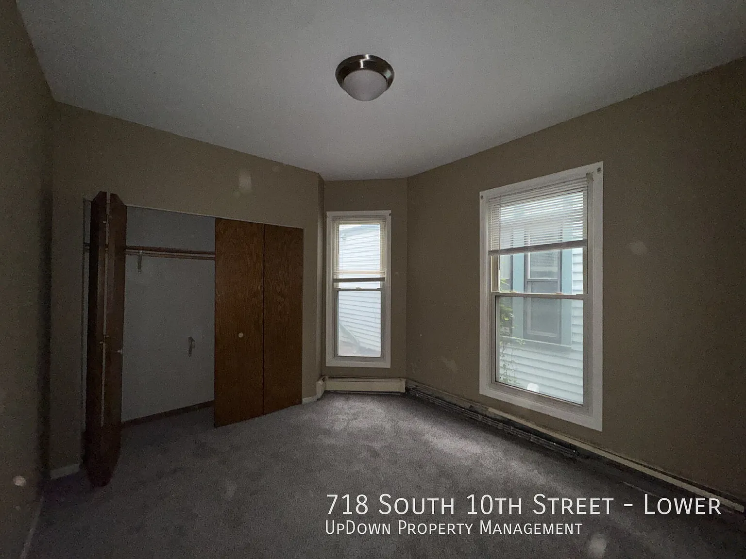 "Charming 2-Bed Gem in Minneapolis: Cozy 750 Sq. Ft. Haven!" — Photo 4