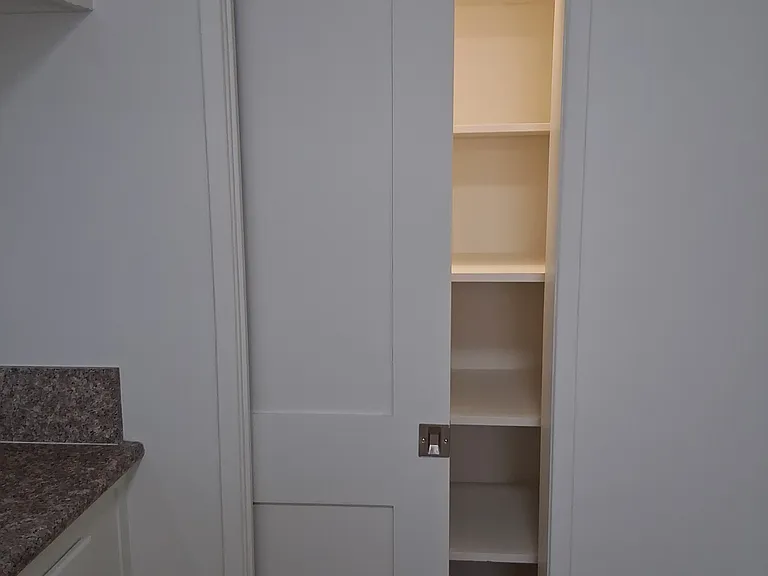 7245 Franklin Avenue — Photo 16