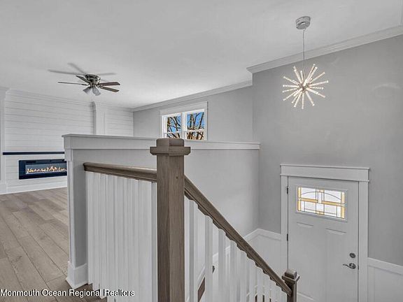 3rd image of 1076 Bay Ave