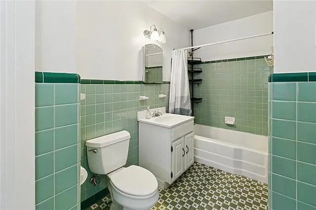 67 S Wren St — Photo 17