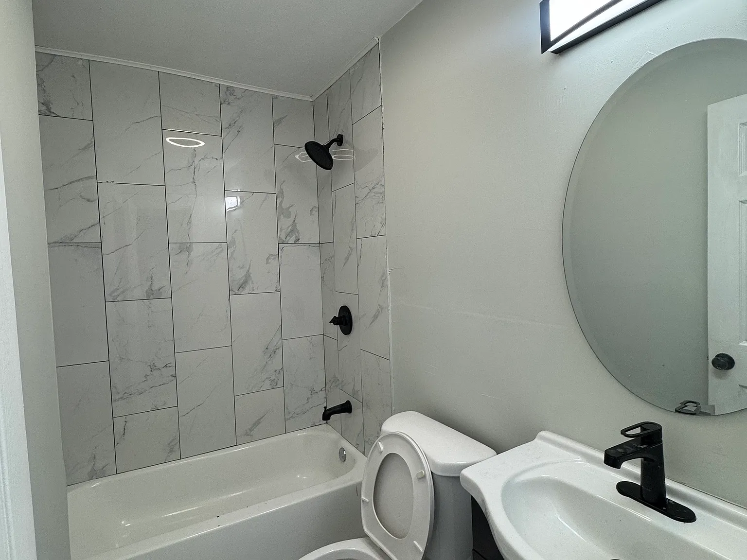4 bed, 1.0 bath, 4188 sqft, $2,200 — Photo 4