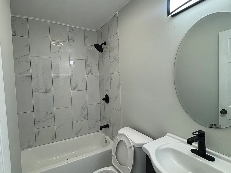 648 Ferry St #3 — Photo 4
