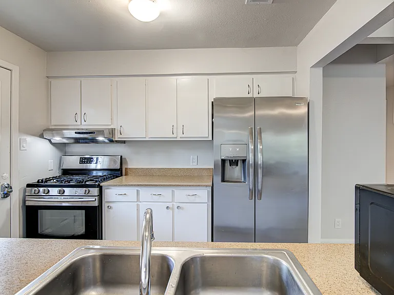 311 W Mary St #A — Photo 2