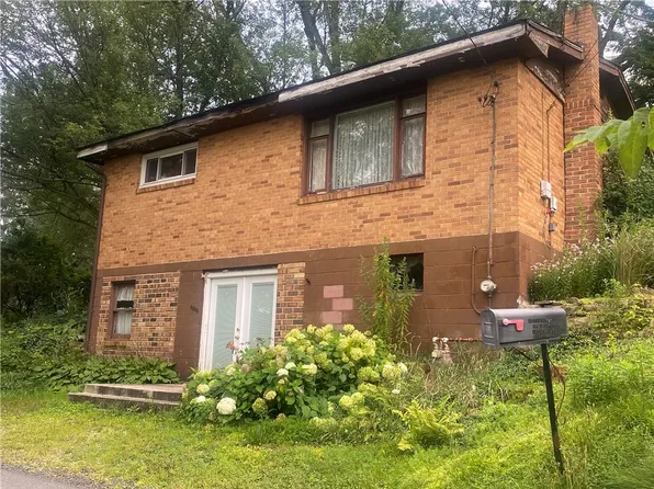 1824 W 10th St, Beaver Falls, PA 15010