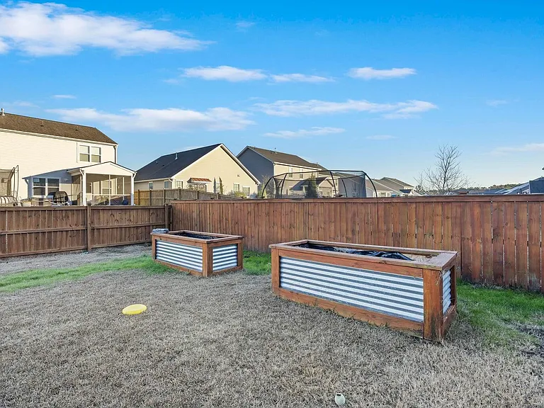 622 Pendleton Dr — Photo 38