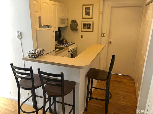 Rented by Oxford Property Group | media 18