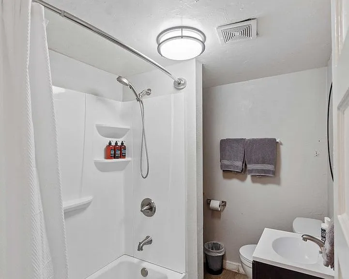 864 S 5th St #6 — Photo 15