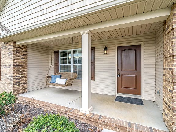 2nd image of 2534 Ancient Oak Ln