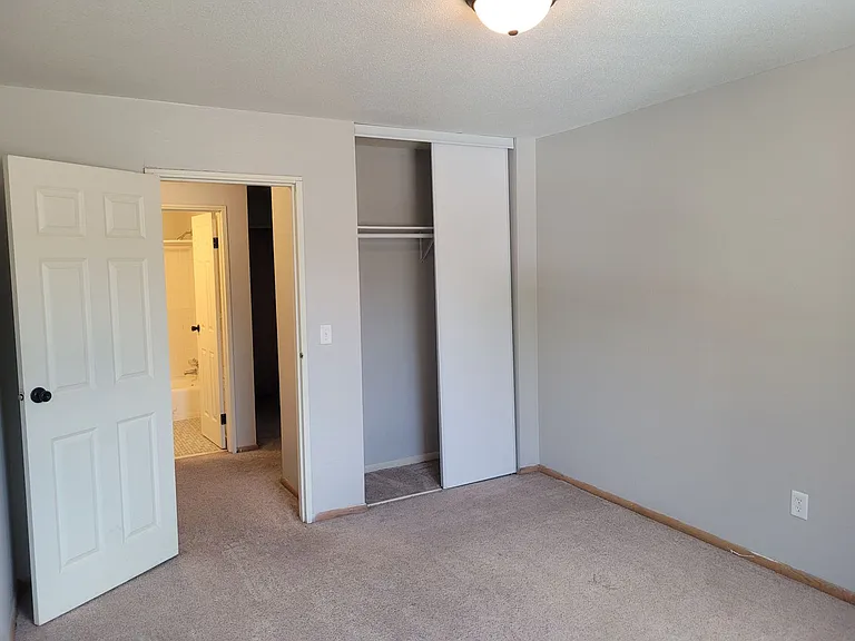 Aldrich Apartments | Near I-94 & Theodore Wirth — Photo 5