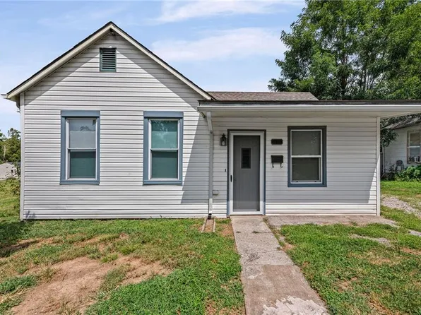 1138 Kansas St, Leavenworth, KS 66048