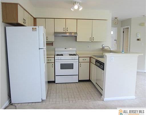 3rd image of 226 Blew Ct