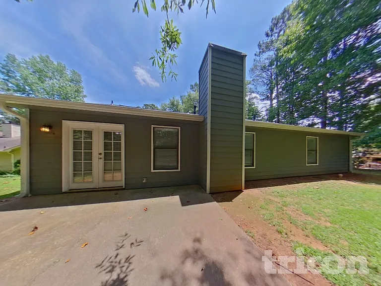 4486 Lindsey Dr — Photo 16