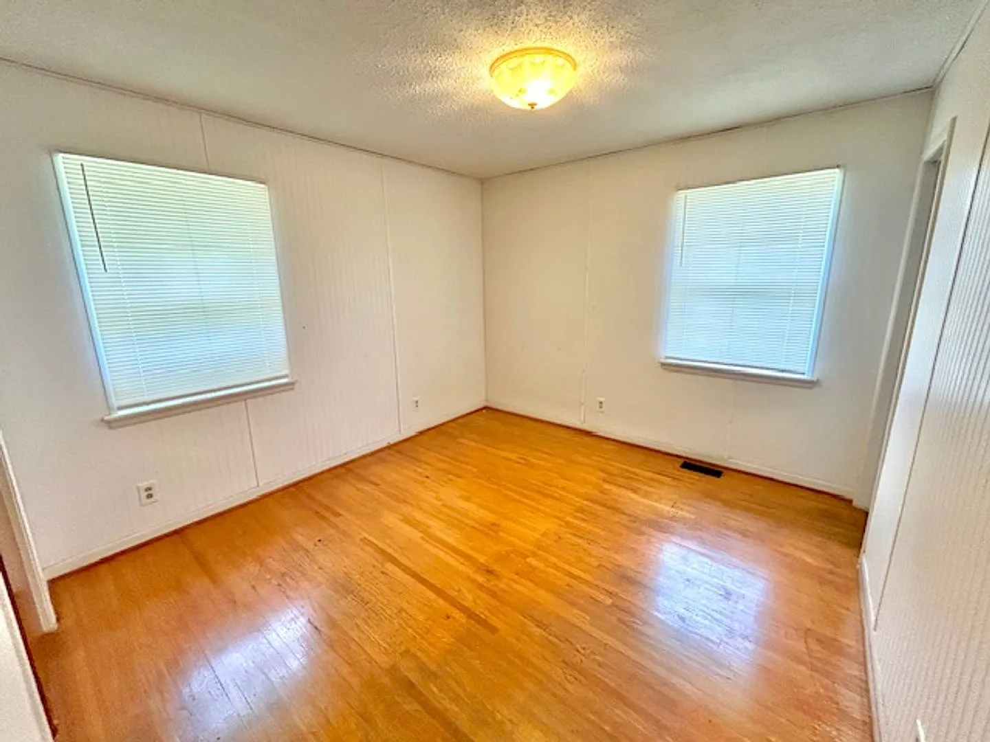 Available soon-6/9/26. Charming single-story home in the heart of Huntsville! — Photo 4