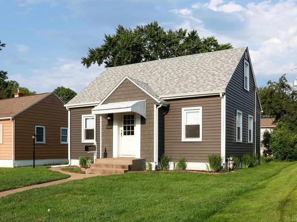 2614 College Ave, Davenport, IA 52803