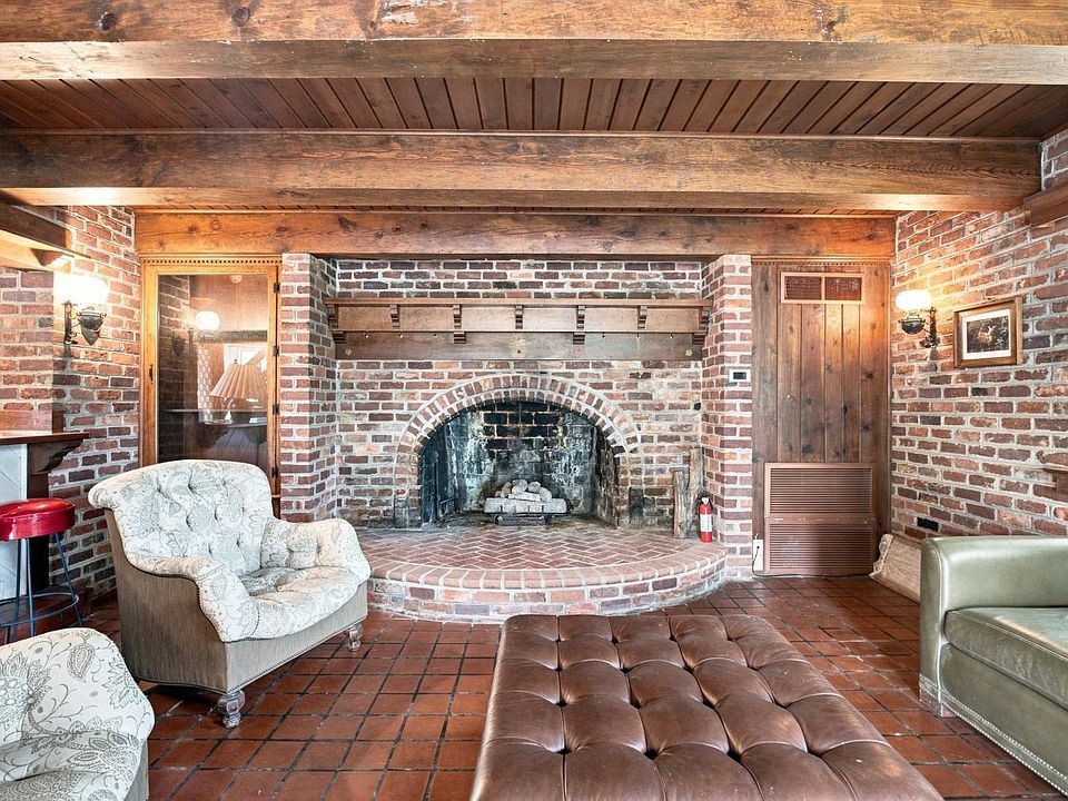 34th image of 841 Earley Farm Rd