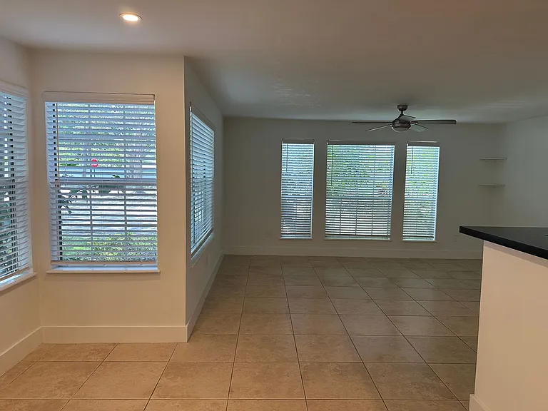 1275 Crystal Way #G — Photo 3
